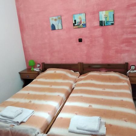 Simple And Special Apartment แอร์มูโปลี ภายนอก รูปภาพ